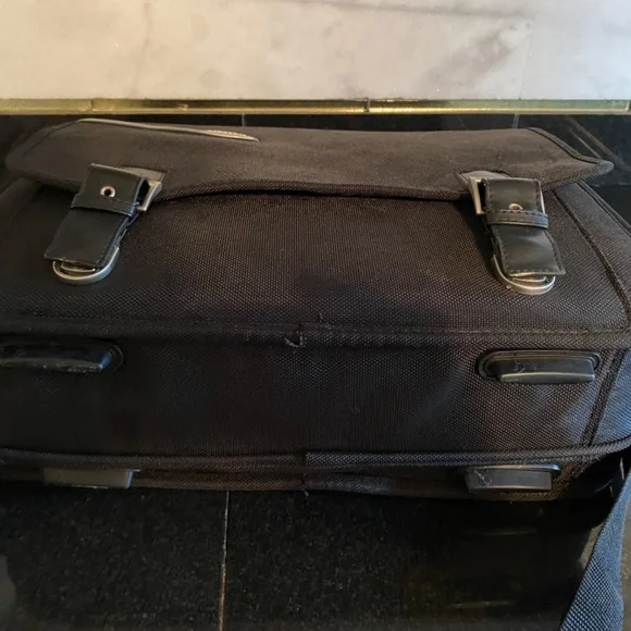 SAMSONITE NYLON FLAPOVER Laptop Briefcase Black Messenger Bag 17 X 14 X 5